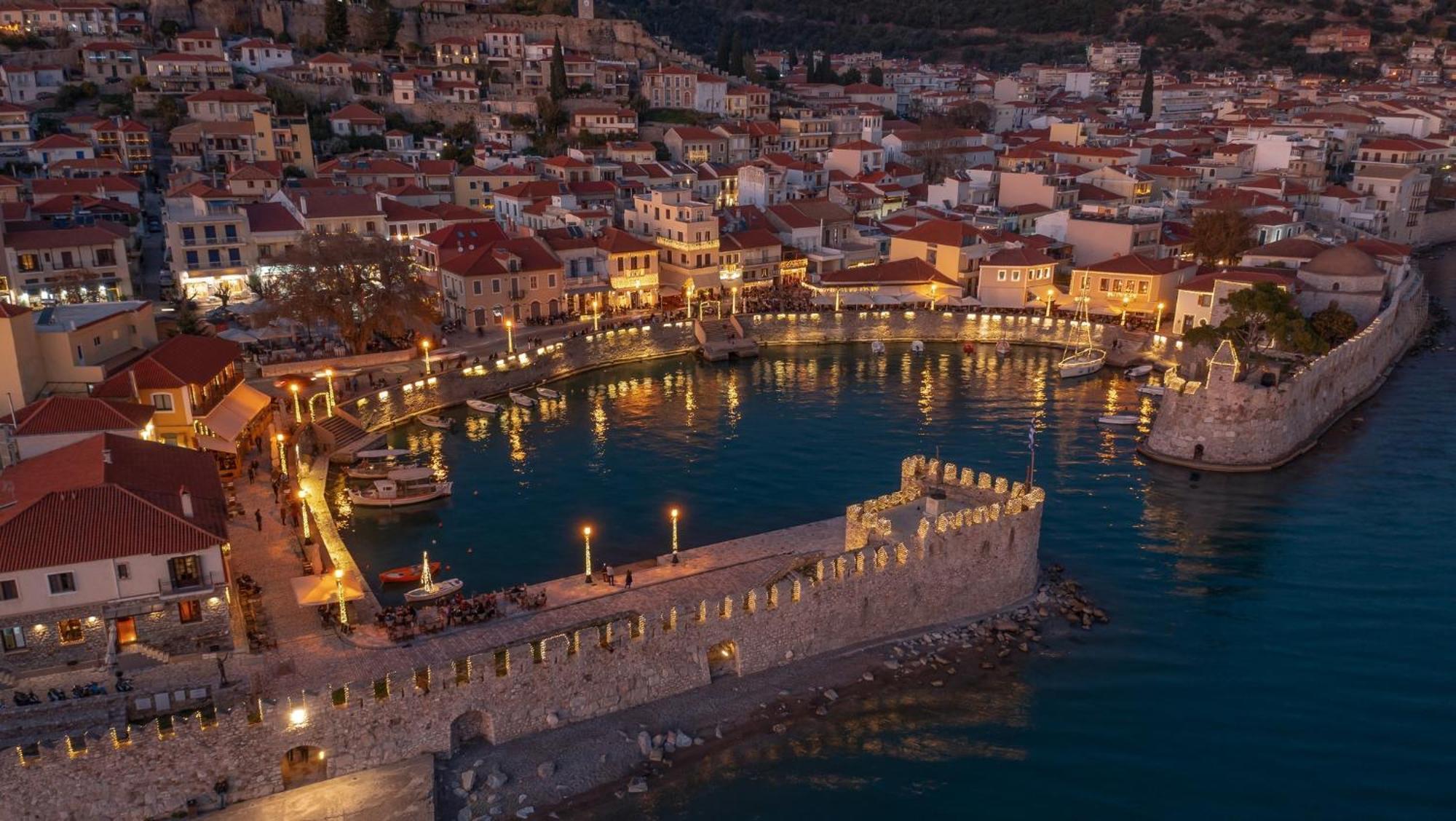 Nafpaktos Beach Luxury Suites Εξωτερικό φωτογραφία